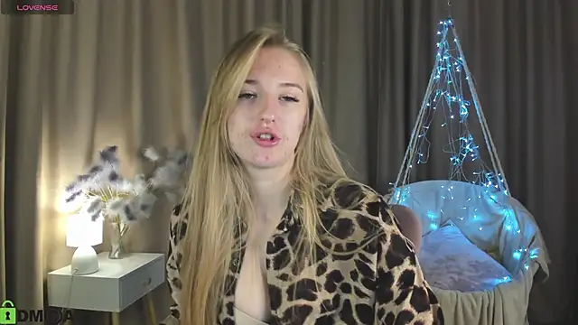 Snapshot of Stacy_River chatting on October 3, 8:44 am Stacy River online show from October 3, 8:44 am