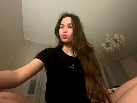 Snapshot of Roxie_Mils chatting on November 8, 8:18 pm Roxie Mils online show from November 8, 8:18 pm