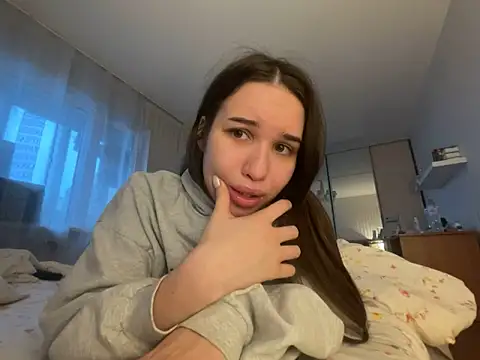 Snapshot of Roxie_Mils chatting on December 20, 8:10 am Roxie Mils online show from December 20, 8:10 am