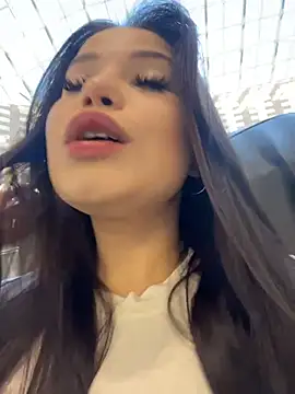 Chloe  Moon online show from March 7, 2:25 pm