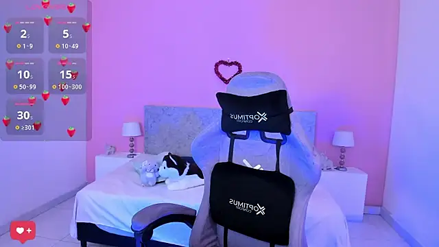 Snapshot of LunaRose5 chatting on February 17, 3:36 am LunaRose5 online show from February 17, 3:36 am