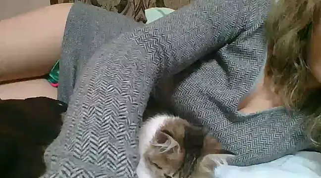 Emma 99 online show from February 1, 11:32 am