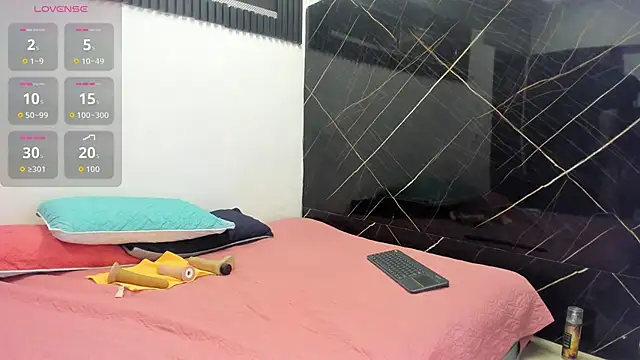 Snapshot of Analiasmith89 chatting on November 13, 2:21 am Analiasmith89 online show from November 13, 2:21 am