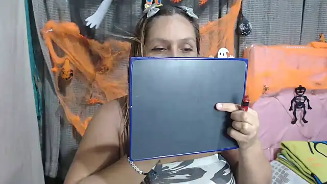 Snapshot of mom_son_dirty chatting on October 28, 10:56 pm mom son dirty online show from October 28, 10:56 pm