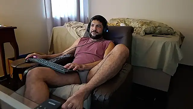 Snapshot of LUH133 chatting on September 10, 5:35 pm LUH133 online show from September 10, 5:35 pm