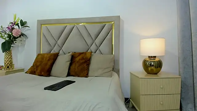 emily queen2 online show from January 14, 7:08 pm