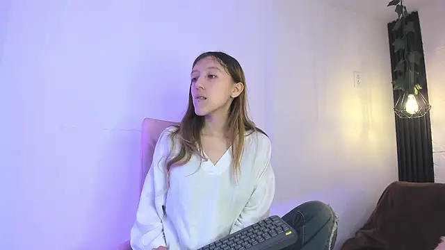 Snapshot of BLAIR_AND_BRIAR chatting on December 1, 2:11 pm BLAIR AND BRIAR online show from December 1, 2:11 pm