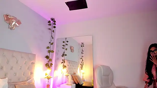 Isabella Flowers online show from January 30, 1:55 am