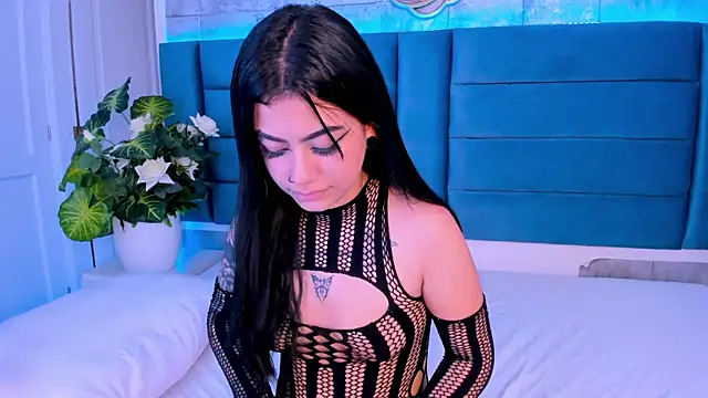 Snapshot of DakottaHill chatting on January 25, 4:57 pm DakottaHill online show from January 25, 4:57 pm