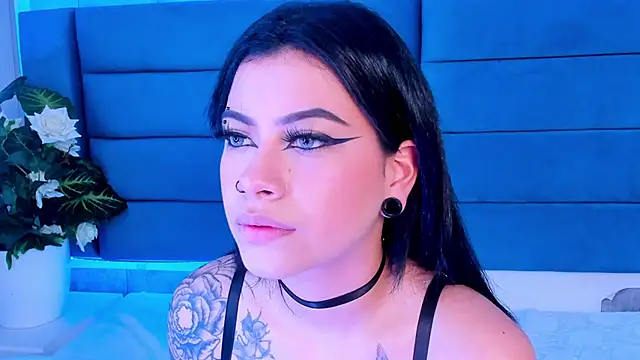 Snapshot of DakottaHill chatting on February 8, 5:18 pm DakottaHill online show from February 8, 5:18 pm