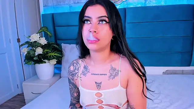 Snapshot of DakottaHill chatting on February 10, 1:44 pm DakottaHill online show from February 10, 1:44 pm