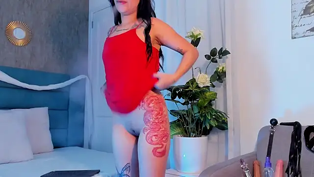 Snapshot of DakottaHill chatting on February 19, 1:08 am DakottaHill online show from February 19, 1:08 am