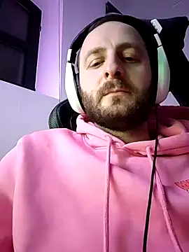 Snapshot of poldek38 chatting on February 5, 8:35 pm poldek38 online show from February 5, 8:35 pm