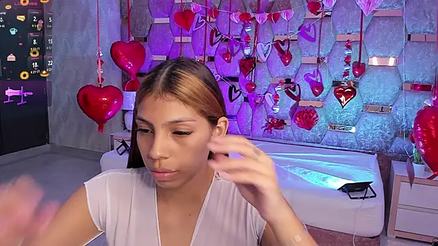 LunaAridi online show from February 5, 9:41 pm