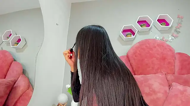 StefanyWilliams  online show from February 17, 2:20 am