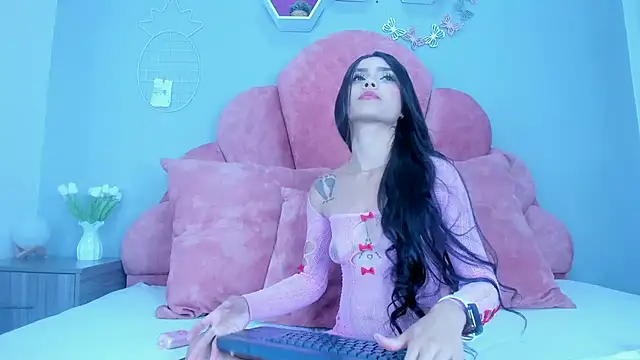 StefanyWilliams  online show from February 27, 4:31 am