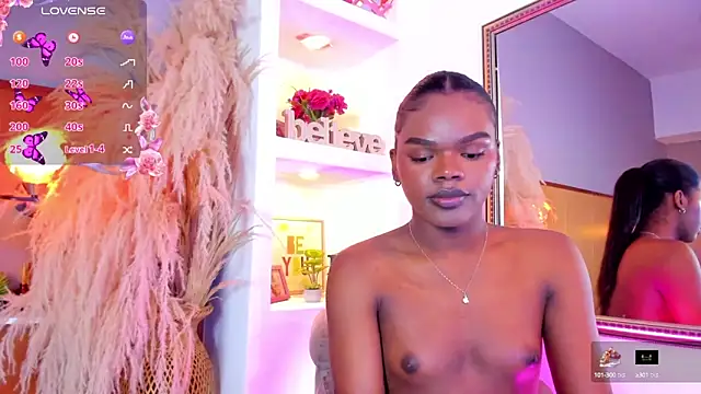 CamiEstrada online show from February 12, 10:37 pm