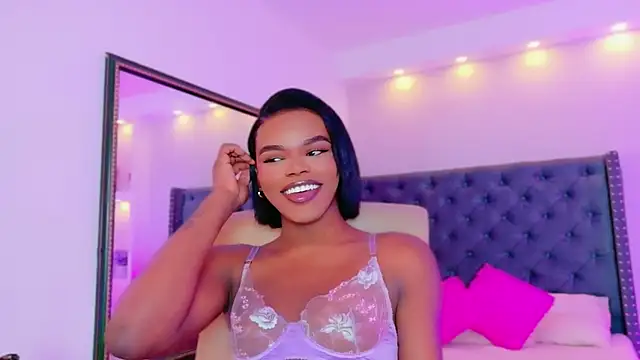 CamiEstrada online show from September 25, 7:45 am