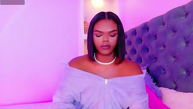 CamiEstrada online show from December 21, 1:35 am