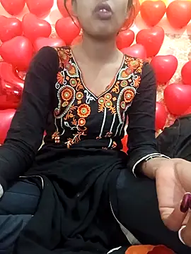 Snapshot of ks536191 chatting on February 13, 4:54 am ks536191 online show from February 13, 4:54 am