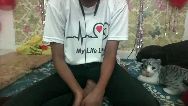 Snapshot of ks536191 chatting on February 15, 7:38 am ks536191 online show from February 15, 7:38 am