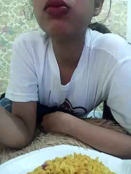 Snapshot of ks536191 chatting on March 5, 4:56 am ks536191 online show from March 5, 4:56 am