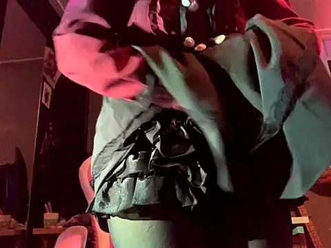 Snapshot of space_g1rl chatting on November 5, 7:47 pm space g1rl online show from November 5, 7:47 pm