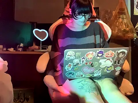 Snapshot of space_g1rl chatting on November 7, 5:13 pm space g1rl online show from November 7, 5:13 pm