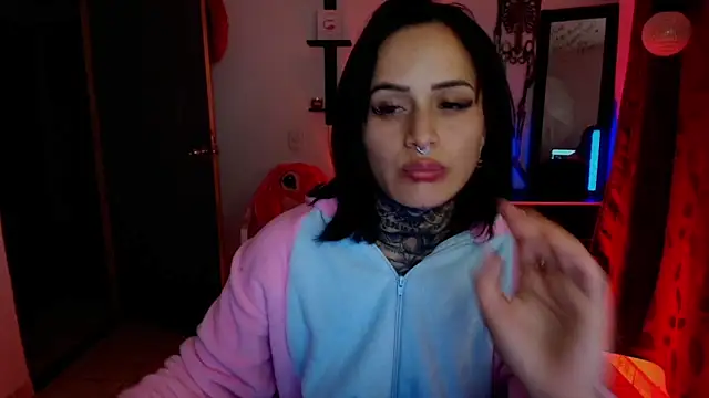 Snapshot of TinnaDawsom chatting on October 6, 11:57 pm TinnaDawsom online show from October 6, 11:57 pm