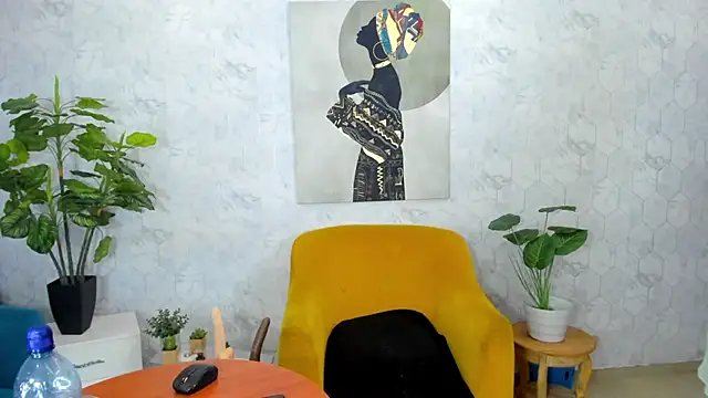 Snapshot of MirandaRossi chatting on December 27, 5:42 am MirandaRossi online show from December 27, 5:42 am