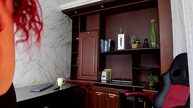 Snapshot of MirandaRossi chatting on October 2, 2:51 am MirandaRossi online show from October 2, 2:51 am