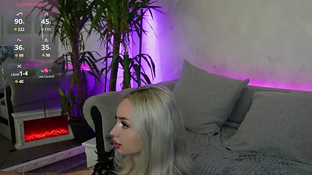 Snapshot of BambiAndAyline chatting on January 28, 5:22 am BambiAndAyline online show from January 28, 5:22 am