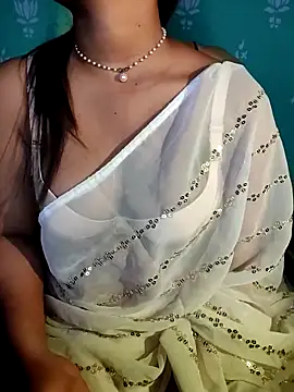 Snapshot of QueenOfHeart_07 chatting on November 7, 6:41 pm QueenOfHeart 07 online show from November 7, 6:41 pm