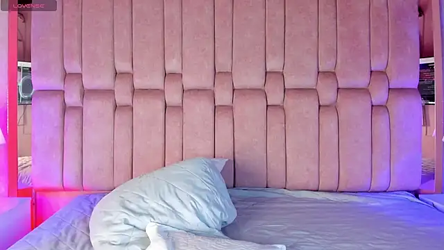 Snapshot of AshleyBelth_ chatting on February 6, 11:04 pm AshleyBelth online show from February 6, 11:04 pm