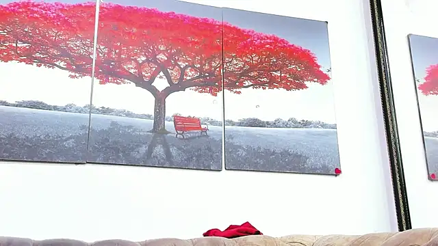 kira mz online show from February 18, 11:55 am