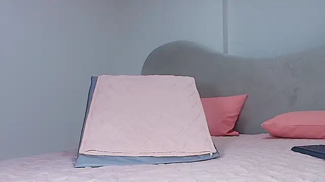 kira mz online show from November 15, 12:02 pm