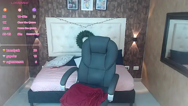 Snapshot of samantha__karolstone chatting on December 30, 9:50 pm samantha karolstone online show from December 30, 9:50 pm