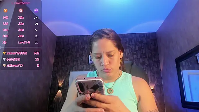 Snapshot of samantha__karolstone chatting on January 30, 3:33 am samantha karolstone online show from January 30, 3:33 am