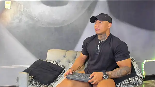 bradley smith online show from February 8, 2:27 pm