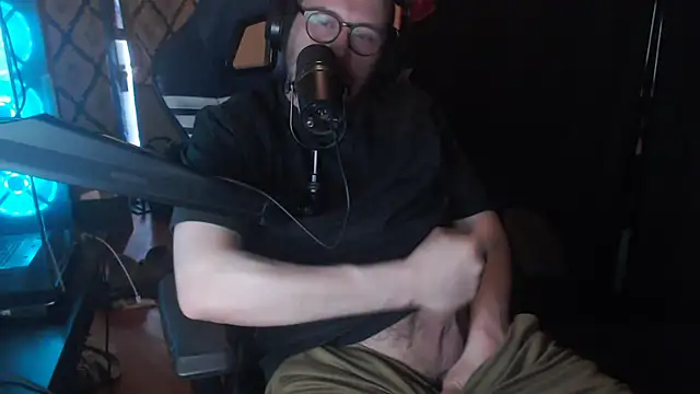 chicostick413 online show from April 15, 9:37 pm