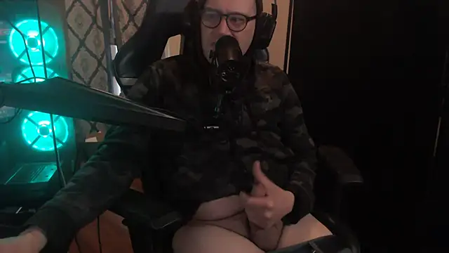 chicostick413 online show from April 22, 1:12 pm