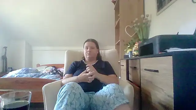 Snapshot of ReifeVenna chatting on September 10, 7:08 am ReifeVenna online show from September 10, 7:08 am