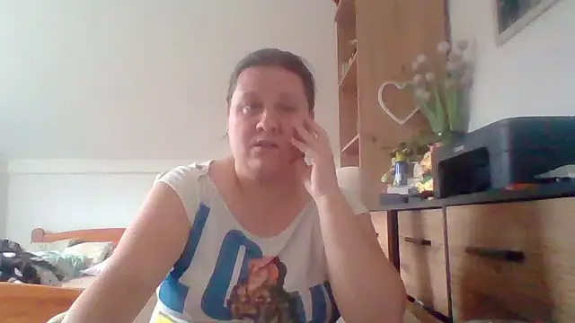 Snapshot of ReifeVenna chatting on September 19, 8:49 am ReifeVenna online show from September 19, 8:49 am