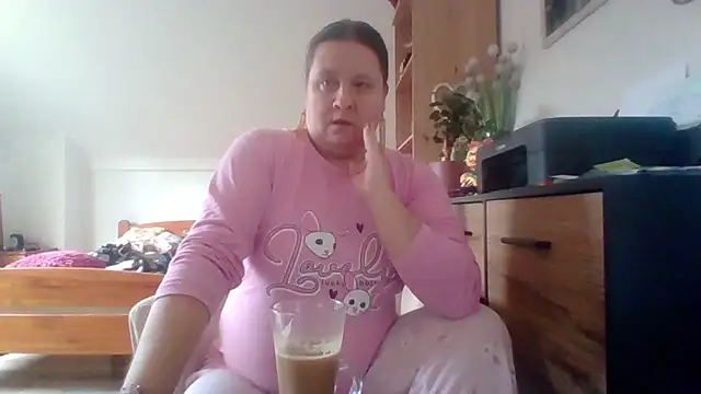 Snapshot of ReifeVenna chatting on October 1, 10:43 am ReifeVenna online show from October 1, 10:43 am