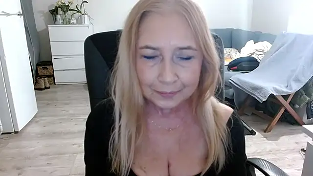 sofia xkiss online show from January 23, 7:54 am