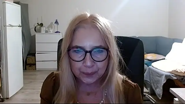 sofia xkiss online show from February 24, 7:33 am