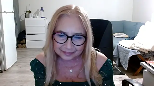 sofia xkiss online show from February 28, 5:48 pm