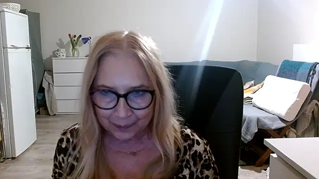 sofia xkiss online show from March 8, 5:43 pm