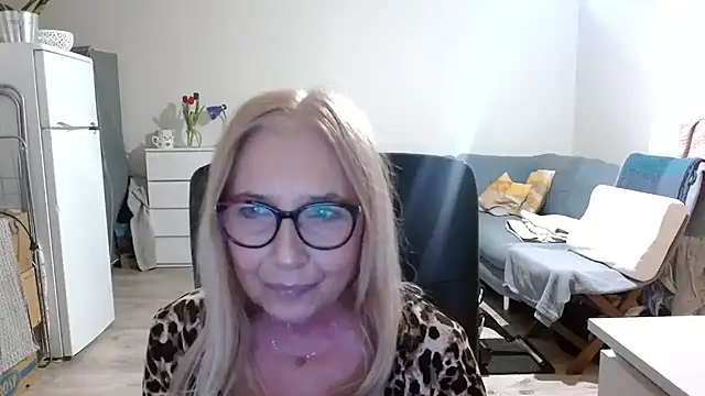 sofia xkiss online show from March 10, 6:01 pm