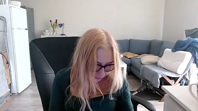 sofia xkiss online show from March 12, 10:59 am